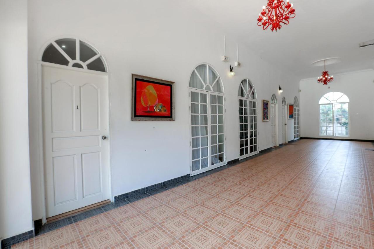 Villa Danialla Beach Resort Kampong Ayer Terjun Pinang Ngoại thất bức ảnh